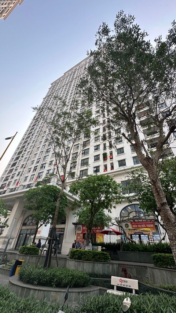 Bán nhà Đại Từ - diện tích 102m2 9 tầng - Căn hộ CC Eco Lake View - giá 9,4 tỷ