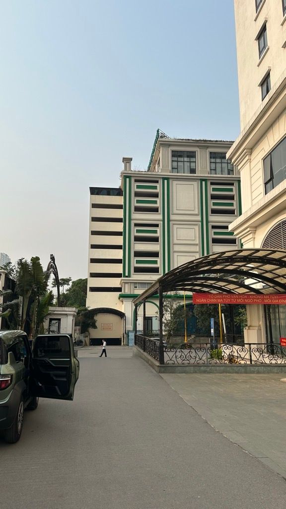 Bán nhà Đại Từ - diện tích 102m2 9 tầng - Căn hộ CC Eco Lake View - giá 9,4 tỷ