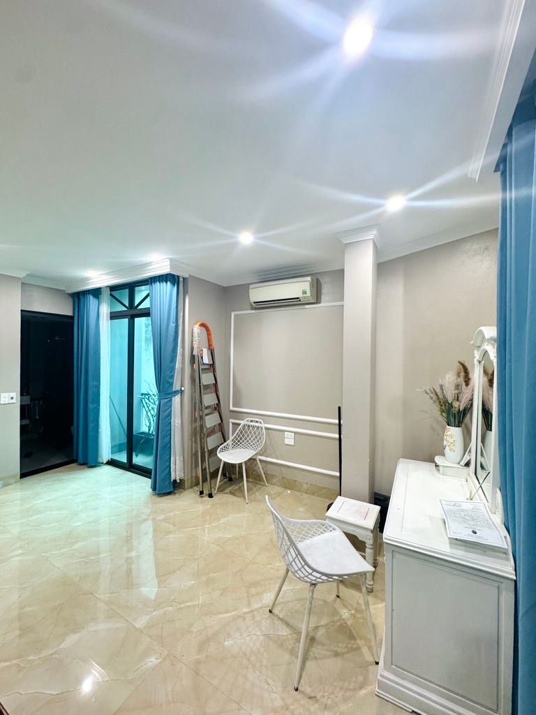 Bán nhà Thái Thịnh - diện tích 35,5m2 3 tầng - Ô TÔ QUA NHÀ - giá 23 tỷ