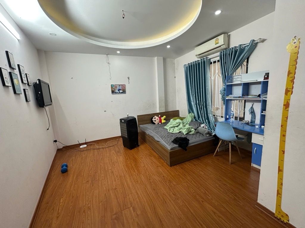 Bán nhà Trương Định - diện tích 50m2 5 tầng - ô tô tránh - giá 9,6 tỷ