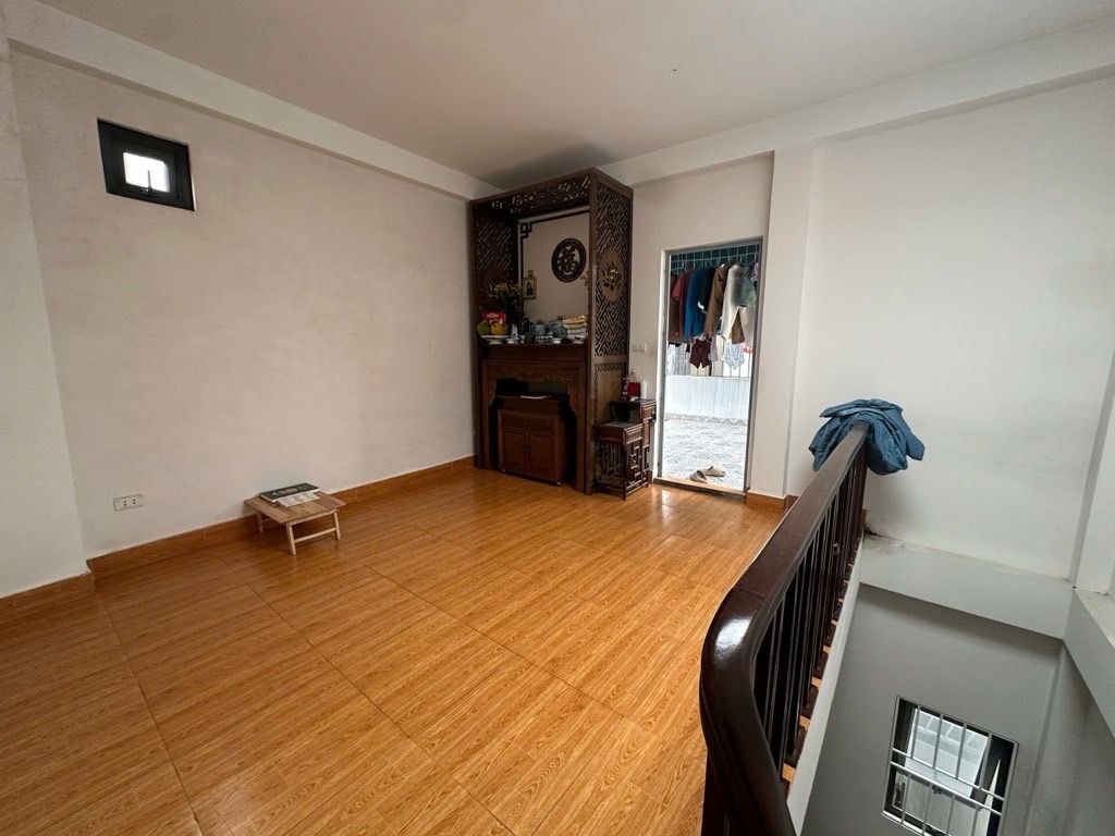 Bán nhà Trương Định - diện tích 50m2 5 tầng - ô tô tránh - giá 9,6 tỷ