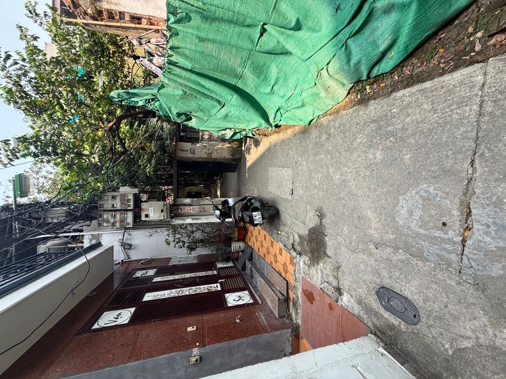 Bán nhà Trương Định - diện tích 50m2 5 tầng - ô tô tránh - giá 9,6 tỷ