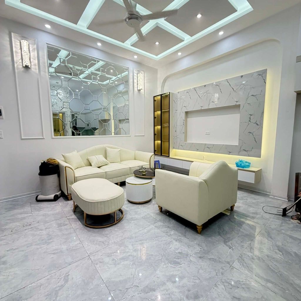 Bán nhà Đê La Thành - diện tích 31.2m2 6 tầng - Ô TÔ ĐỖ CỔNG QUA NHÀ - giá 11,8 tỷ