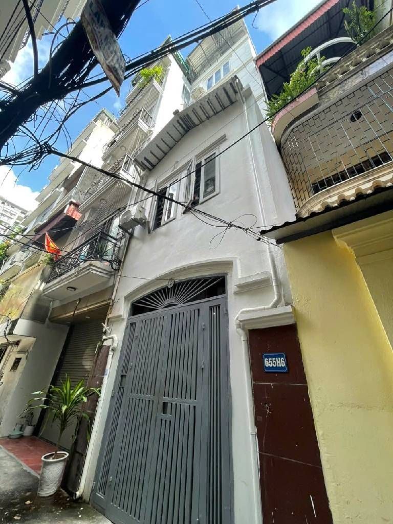 Bán nhà Tân Mai - diện tích 71m2 6 tầng - Ô Tô Đỗ Cửa - giá 20,9 tỷ