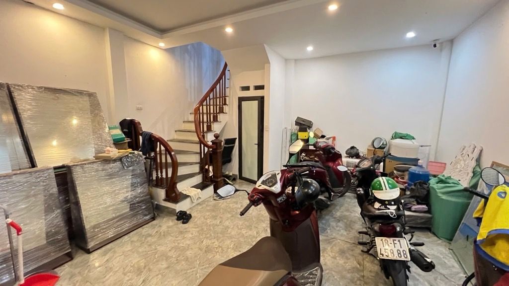 Bán nhà Kim Giang - diện tích 30m2 5 tầng - Ngõ thông - giá 8,9 tỷ