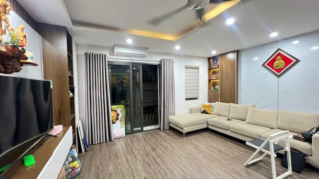 Bán nhà Kim Giang - diện tích 30m2 5 tầng - Ngõ thông - giá 8,9 tỷ