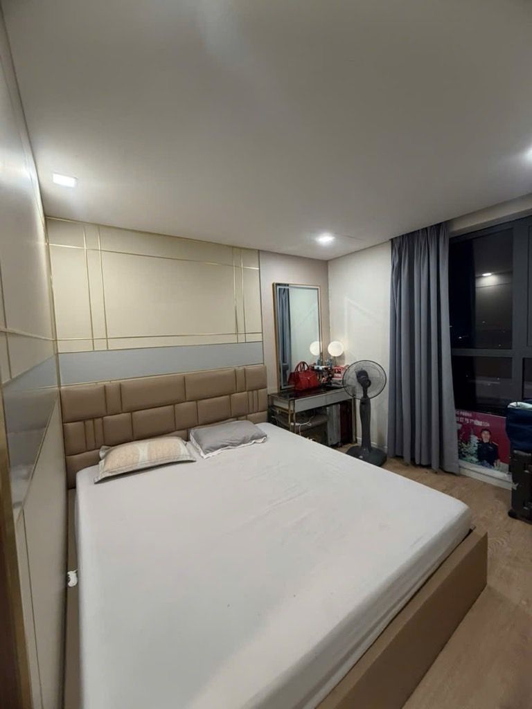 Bán nhà Vũ Trọng Phụng - diện tích 92m2 22 tầng - Lô góc thoáng sáng - giá 12,9 tỷ