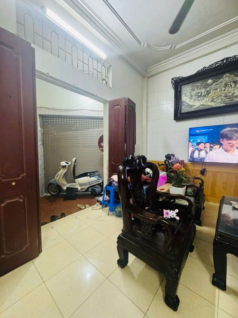 Bán nhà Quan Nhân - diện tích 44,6m2 4 tầng - Ngõ ô tô thông - giá 10,9 tỷ