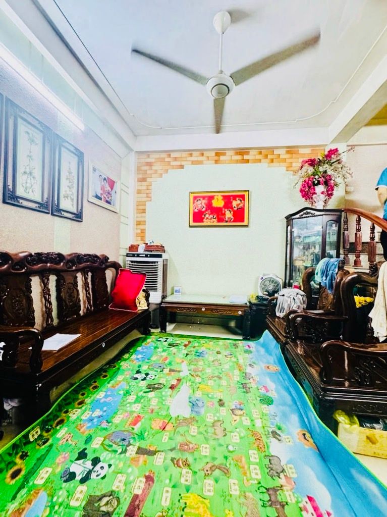 Bán nhà Hoàng Ngân - diện tích 64.5m2 5 tầng - ô tô đỗ cửa - giá 15 tỷ