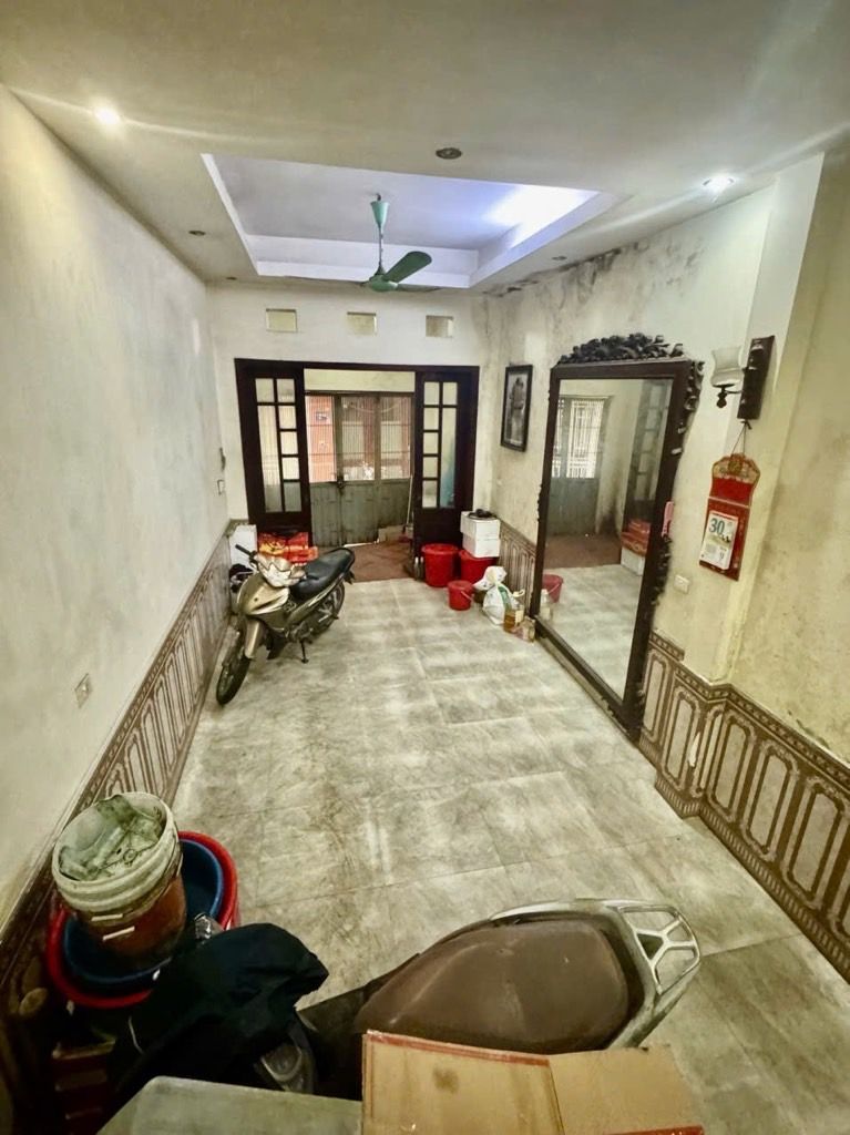 Bán nhà Hoàng Ngân - diện tích 64.5m2 5 tầng - ô tô đỗ cửa - giá 15 tỷ