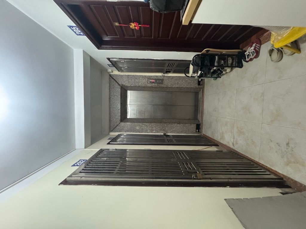 Bán nhà Hào Nam - diện tích 50m2 1 tầng - Căn hộ mới đẹp - giá 2,6 tỷ