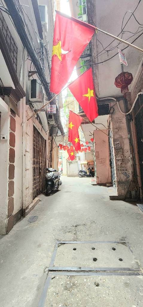 Bán nhà Trường Chinh - diện tích 24m2 3 tầng - Lô góc, ô tô tránh - giá 5 tỷ