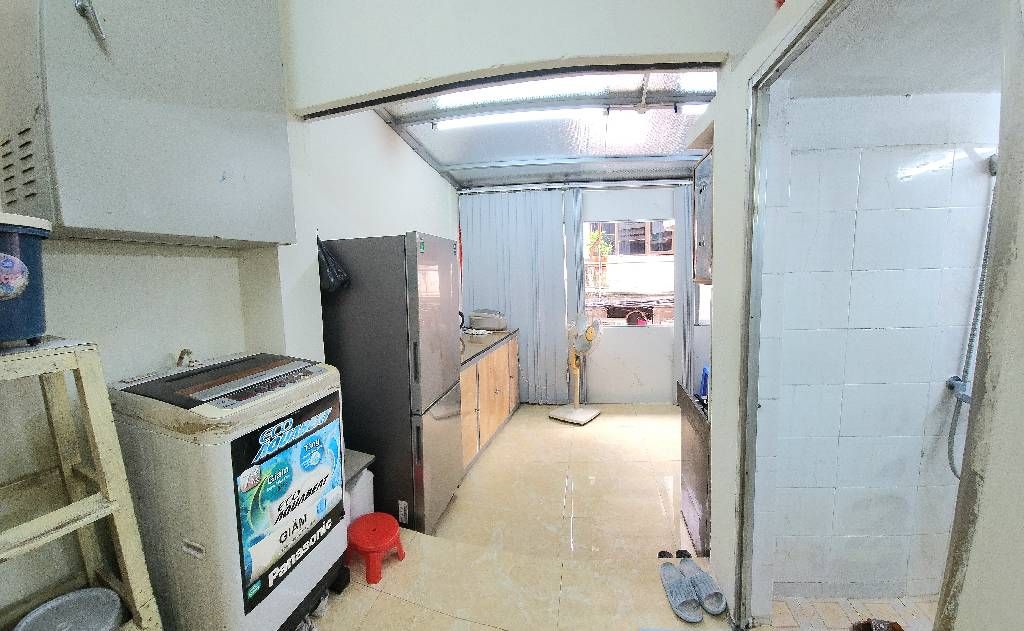 Bán nhà Bạch Mai - diện tích 82m2 2 tầng - ô tô đi qua nhà - giá 5 tỷ