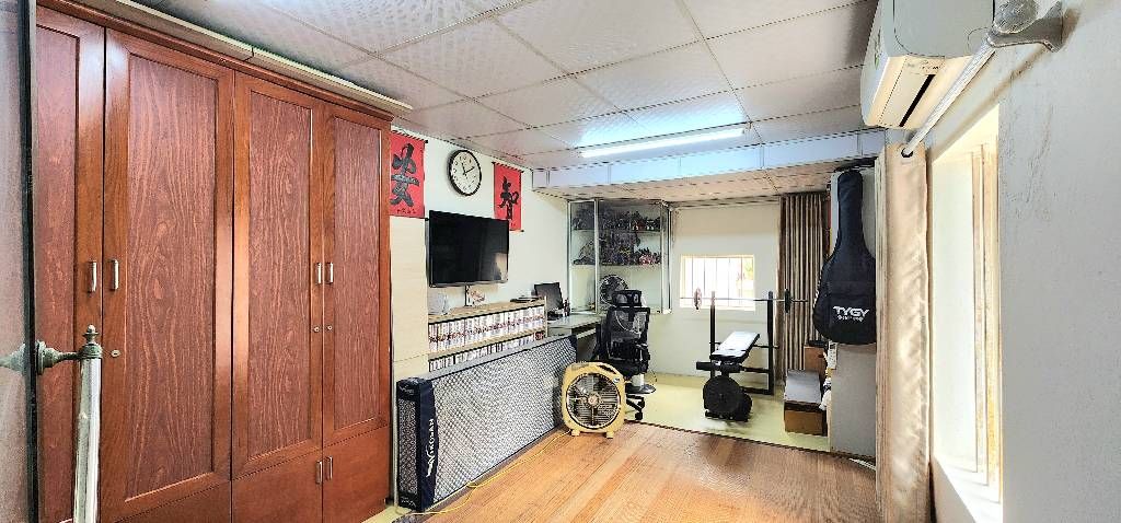 Bán nhà Bạch Mai - diện tích 82m2 2 tầng - ô tô đi qua nhà - giá 5 tỷ