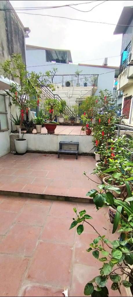 Bán nhà Bạch Mai - diện tích 82m2 2 tầng - ô tô đi qua nhà - giá 5 tỷ