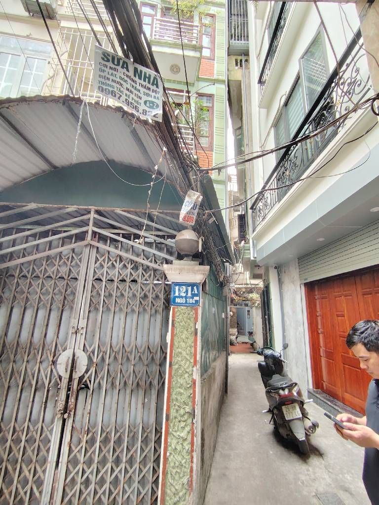 Bán nhà Đê Trần Khát Chân - diện tích 30.1m2 3 tầng - Ngõ 184 Trần Khát Chân thông khắp nơi - giá 6 tỷ