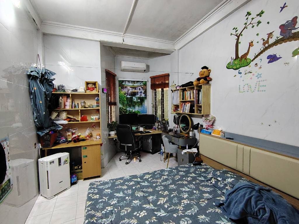 Bán nhà Đê Trần Khát Chân - diện tích 30.1m2 3 tầng - Ngõ 184 Trần Khát Chân thông khắp nơi - giá 6 tỷ