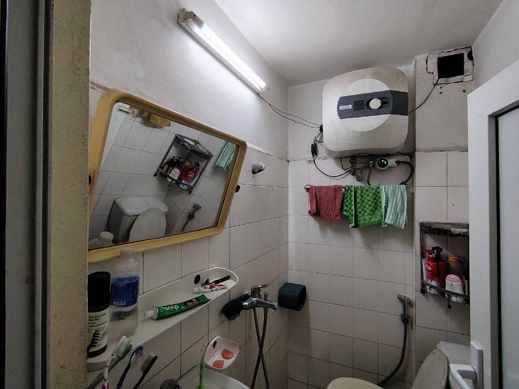 Bán nhà Đê Trần Khát Chân - diện tích 30.1m2 3 tầng - Ngõ 184 Trần Khát Chân thông khắp nơi - giá 6 tỷ