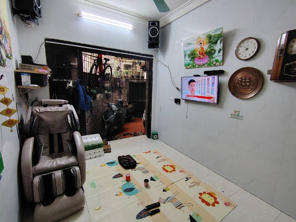 Bán nhà Đê Trần Khát Chân - diện tích 30.1m2 3 tầng - Ngõ 184 Trần Khát Chân thông khắp nơi - giá 6 tỷ