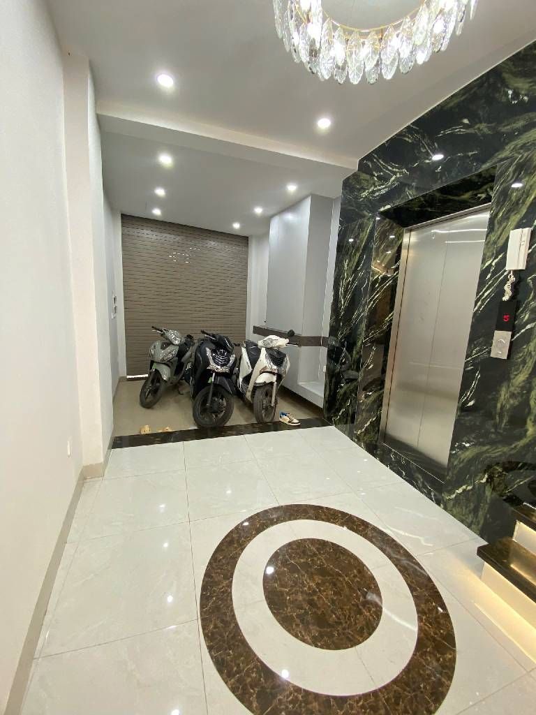 Bán nhà Lò Đúc - diện tích 52m2 6 tầng - Thang máy xịn sò - giá 15,5 tỷ