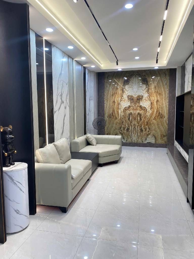 Bán nhà Lò Đúc - diện tích 52m2 6 tầng - Thang máy xịn sò - giá 15,5 tỷ