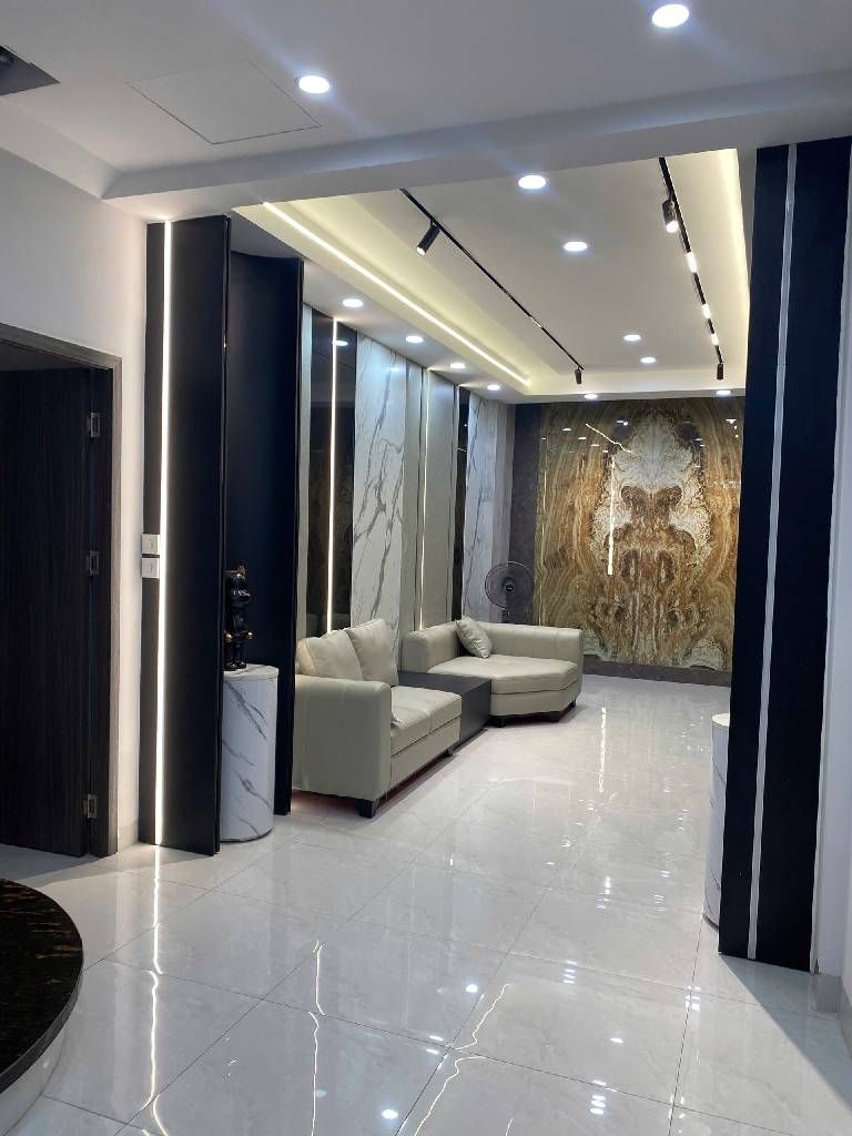 Bán nhà Lò Đúc - diện tích 52m2 6 tầng - Thang máy xịn sò - giá 15,5 tỷ