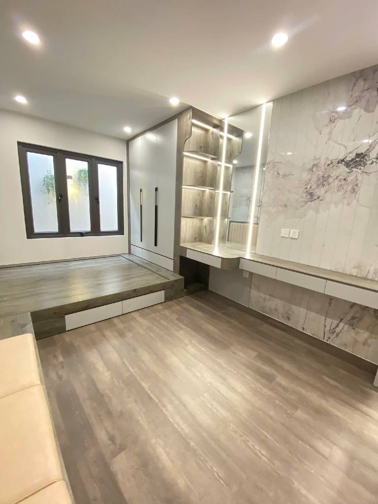 Bán nhà Lò Đúc - diện tích 52m2 6 tầng - Thang máy xịn sò - giá 15,5 tỷ