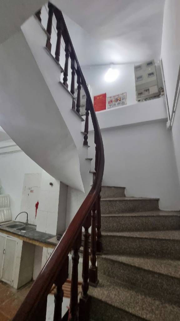 Bán nhà Quan Nhân - diện tích 42m2 5 tầng - Nhà dân xây chắc chắn, mặt tiền thoáng sáng - giá 9,5 tỷ