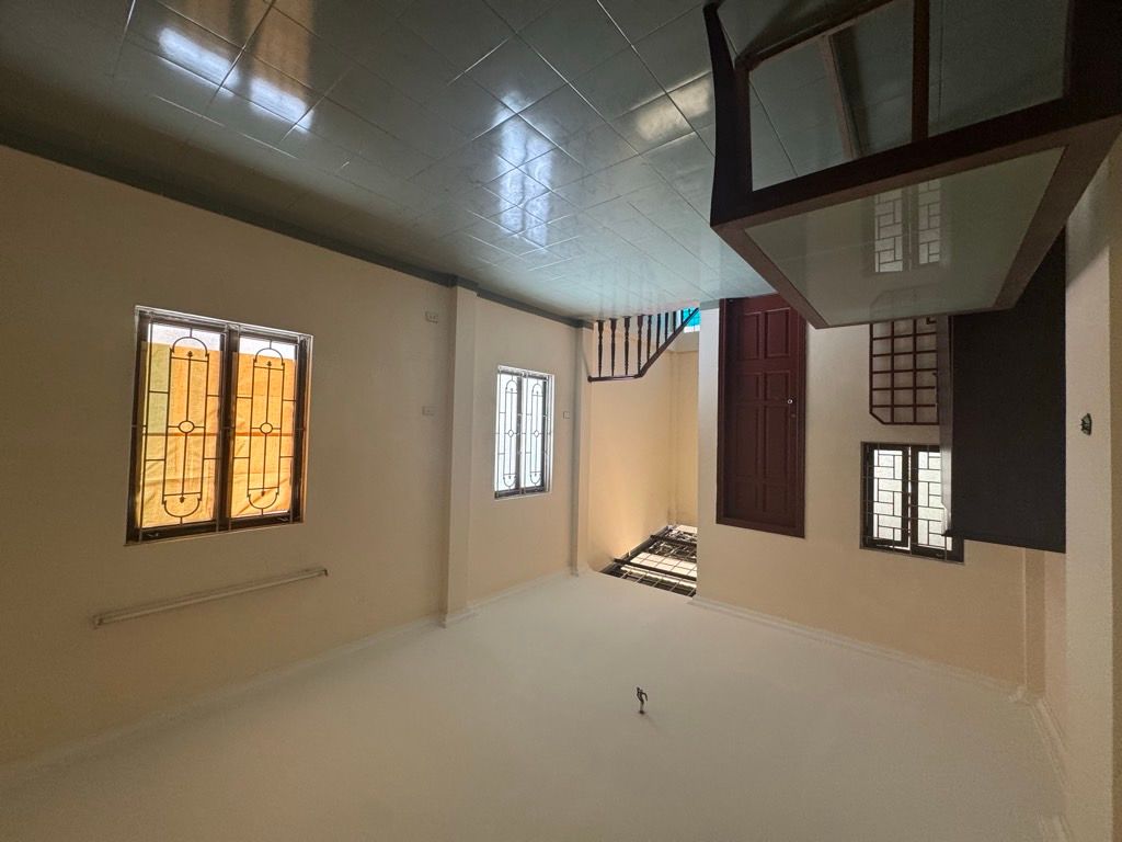 Bán nhà Minh Khai - diện tích 48m2 3 tầng - Lô góc 2 mặt thoáng - giá 11 tỷ