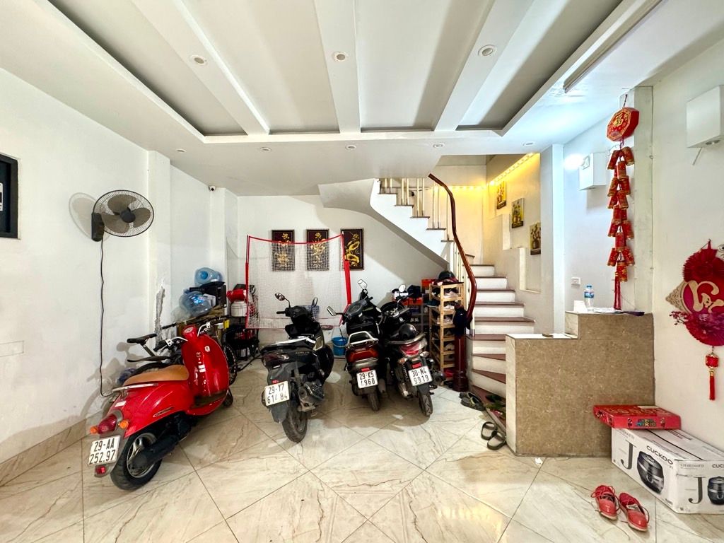 Bán nhà Kim Ngưu - diện tích 30m2 5 tầng - Mặt ngõ rộng ô tô - giá 14,6 tỷ