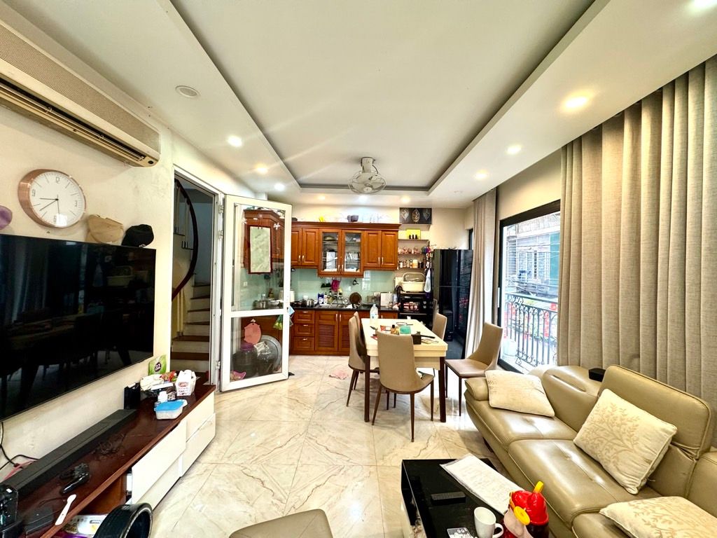 Bán nhà Kim Ngưu - diện tích 30m2 5 tầng - Mặt ngõ rộng ô tô - giá 14,6 tỷ