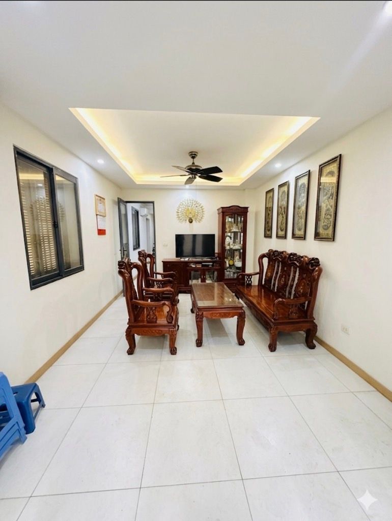 Bán nhà Lạc Trung - diện tích 49m2 3 tầng - Lô góc, ô tô đỗ cửa - giá 19 tỷ