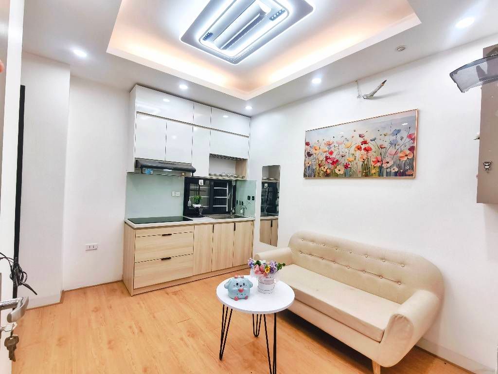 Bán nhà Đê La Thành - diện tích 35m2 1 tầng - thang máy - giá 1,9 tỷ