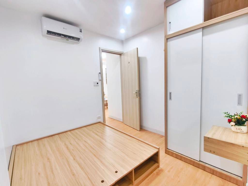 Bán nhà Đê La Thành - diện tích 35m2 1 tầng - thang máy - giá 1,9 tỷ