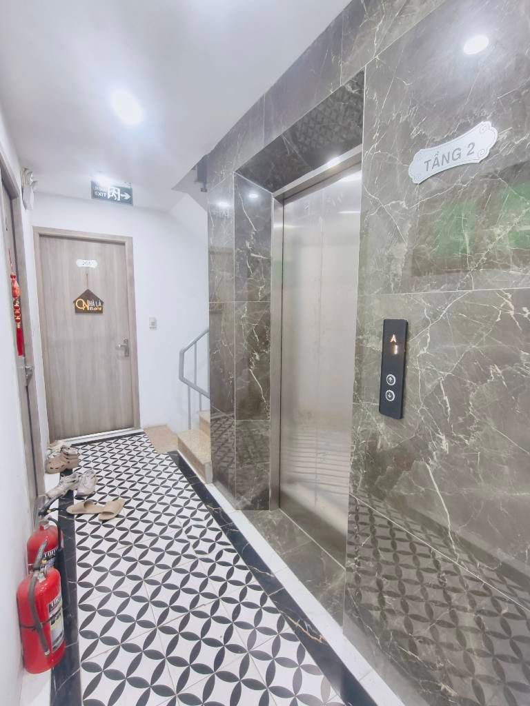 Bán nhà Đê La Thành - diện tích 35m2 1 tầng - thang máy - giá 1,9 tỷ