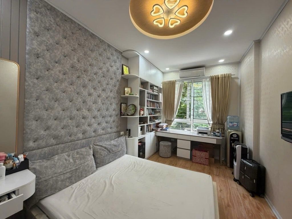 Bán nhà Trường Chinh - diện tích 39,4m2 5 tầng - Phân lô ô tô tránh - giá 16,8 tỷ