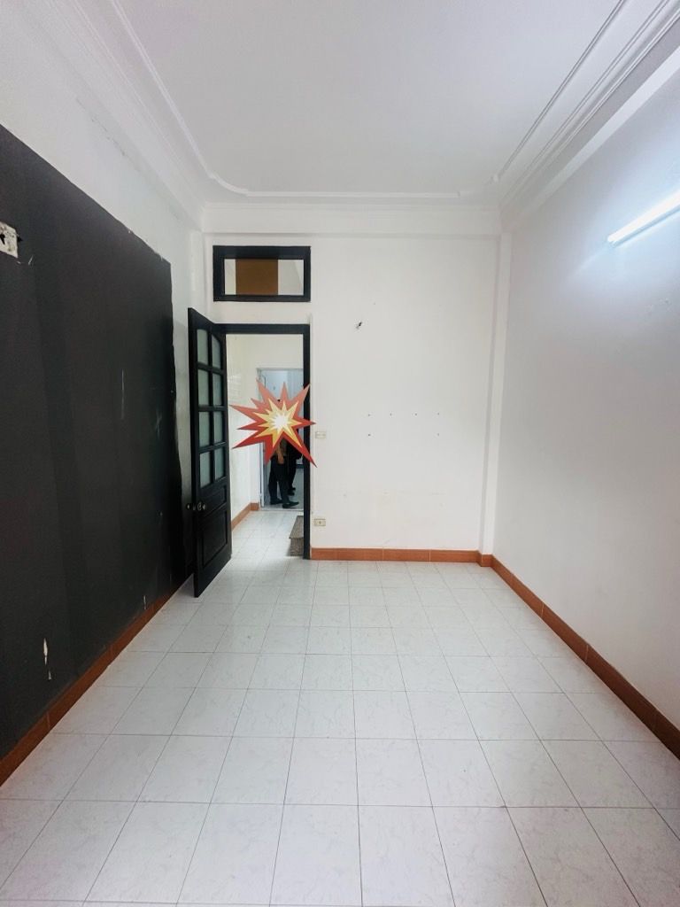 Bán nhà Bùi Xương Trạch - diện tích 35.5m2 4 tầng - Phân lô cán bộ công an - giá 7,9 tỷ