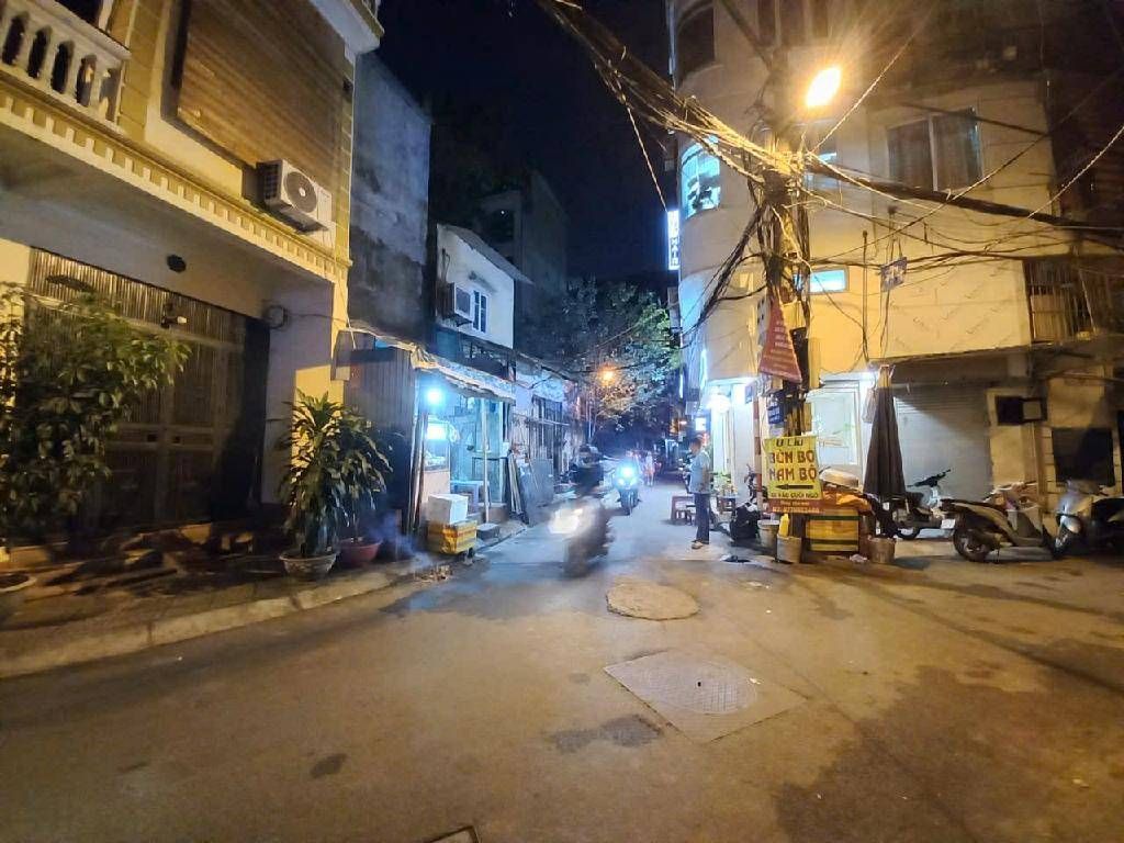 Bán nhà Vân Hồ - diện tích 31,2m2 2 tầng - ô tô tránh - giá 12,9 tỷ