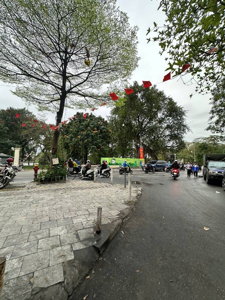 Bán nhà Vân Hồ - diện tích 31,2m2 2 tầng - ô tô tránh - giá 12,9 tỷ