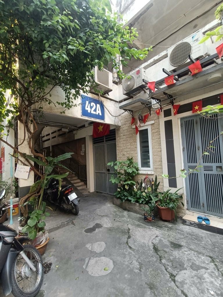 Bán nhà Hồng Mai - diện tích 32m2 1 tầng - ô tô đỗ cửa - giá 3,4 tỷ