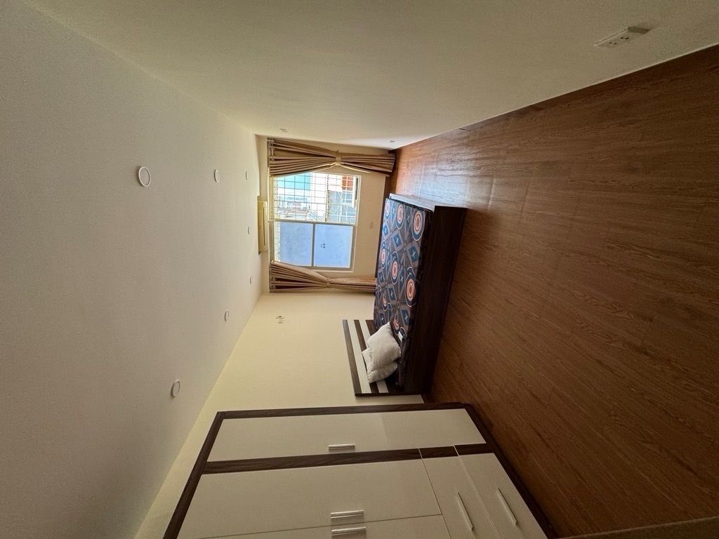 Bán nhà Tân Mai - diện tích 60m2 3 tầng - Lô góc - giá 4,2 tỷ