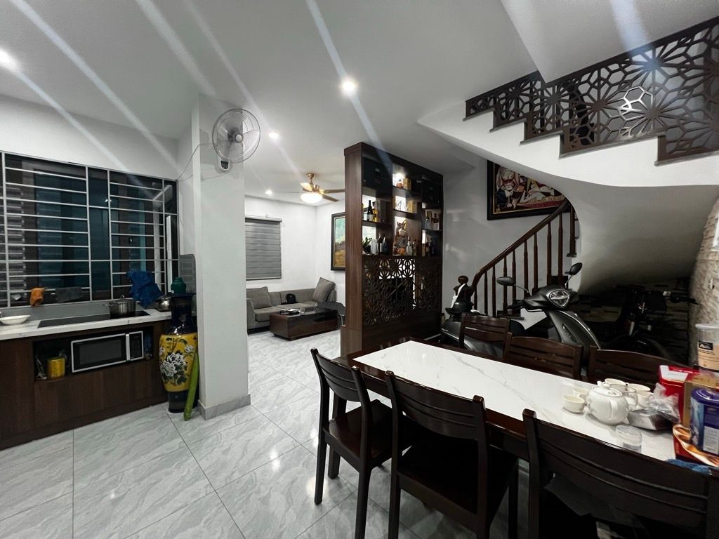 Bán nhà Văn Hương - diện tích 48m2 4 tầng - Nhà ở trung tâm Đống Đa, ngõ thông thoáng - giá 10,8 tỷ