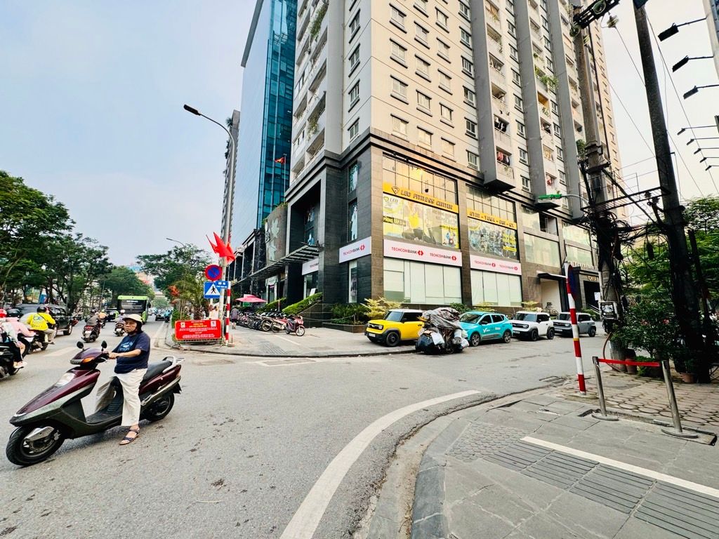 Bán nhà Thái Hà - diện tích 50.8m2 2 tầng - Ô tô tránh - giá 7,9 tỷ