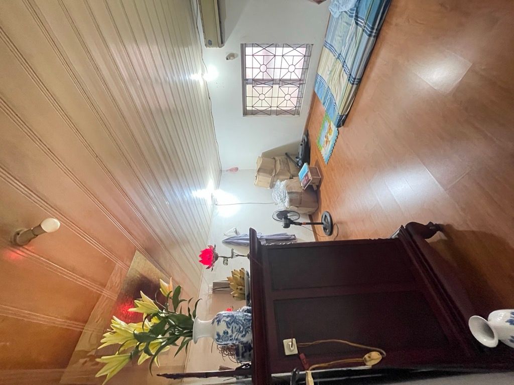 Bán nhà Lĩnh Nam - diện tích 50.1m2 2 tầng - Ngõ ô tô - giá 5,4 tỷ