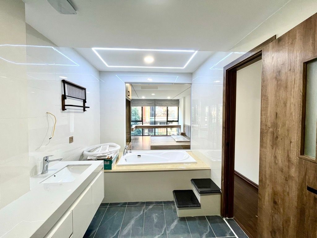 Bán nhà Thịnh Liệt - diện tích 45m2 6 tầng - MẶT PHỐ TOÀ NHÀ VP - THANG MÁY - KINH DOANH - LÔ GÓC - giá 19,5 tỷ