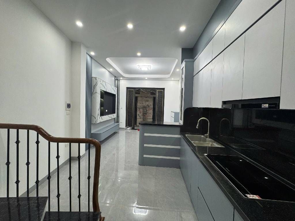 Bán nhà Xã Đàn - diện tích 35m2 5 tầng - Ngõ thông, kinh doanh nhỏ - giá 8,8 tỷ