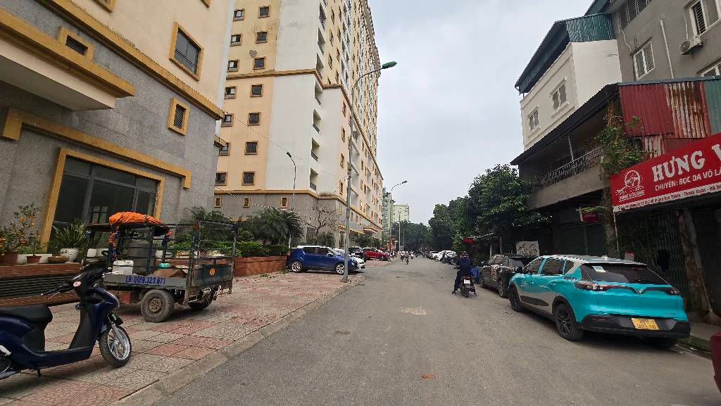 Bán nhà Hoàng Đạo Thành - diện tích 69.4m2 7 tầng - Căn góc 2 ngủ thoáng sáng - giá 5,2 tỷ