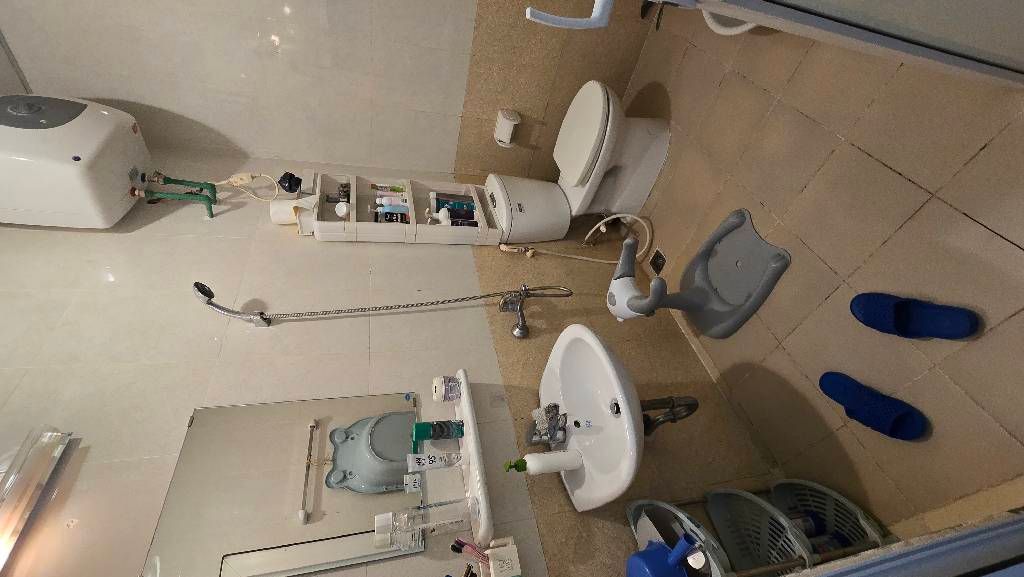 Bán nhà Hoàng Đạo Thành - diện tích 69.4m2 7 tầng - Căn góc 2 ngủ thoáng sáng - giá 5,2 tỷ