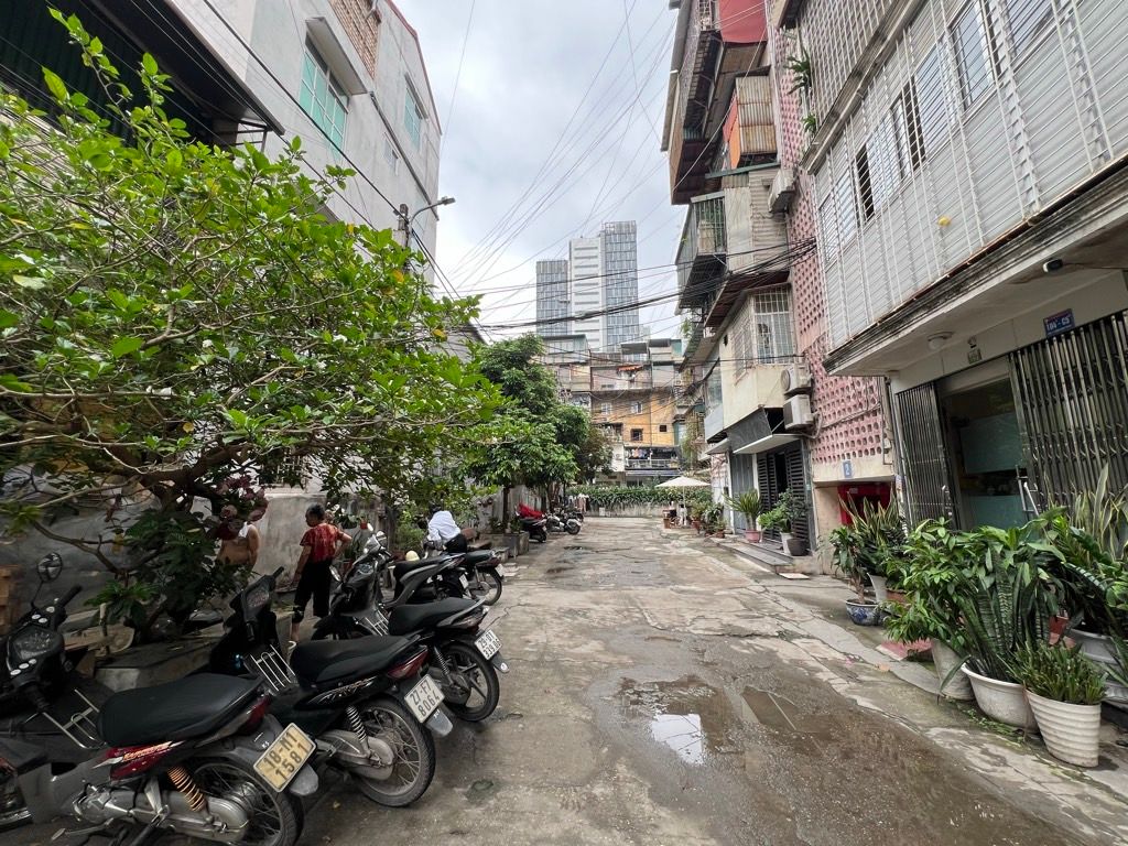 Bán nhà Hoàng Ngọc Phách - diện tích 62m2 1 tầng - ô tô đỗ cửa - giá 4,3 tỷ