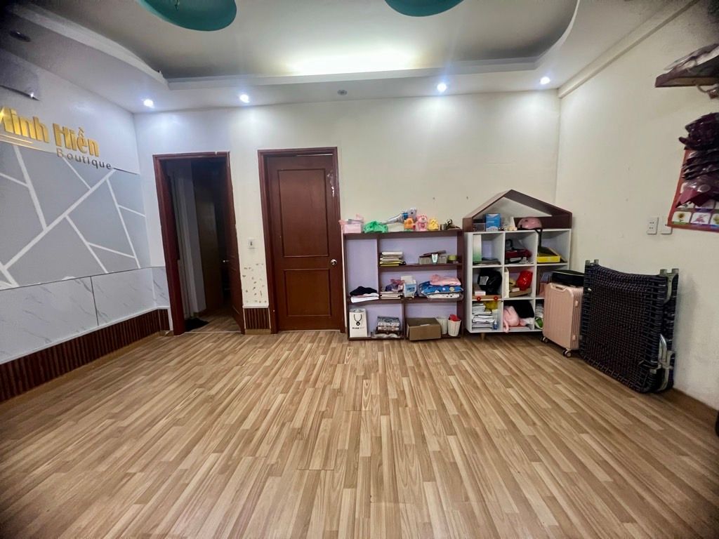 Bán nhà Lĩnh Nam - diện tích 67m2 1 tầng - Sổ đỏ chính chủ - giá 5,25 tỷ